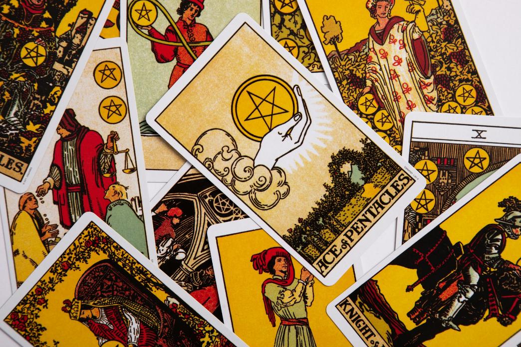 Design and Meanings of Tarot Cards